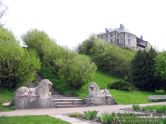 Image - The Olesko castle (13th-18th centuries) and park.